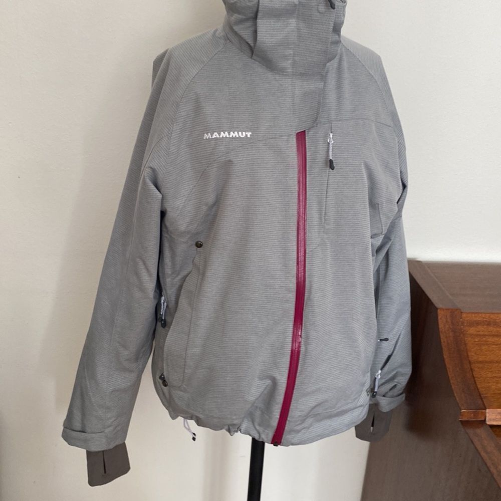 Mammut Gray Ski & Snow Jacket with Pink Accents